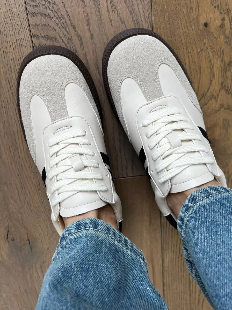 Solaris Suede Sneakers